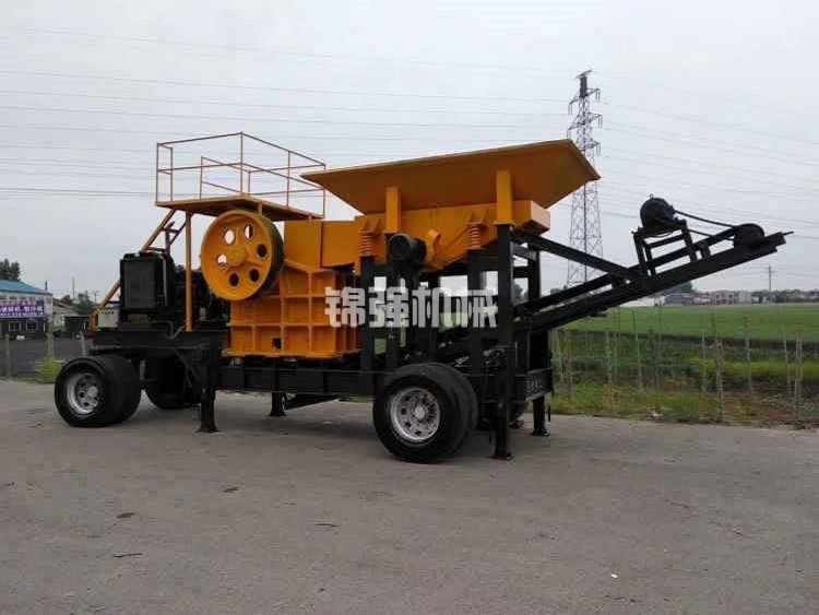 投資這樣的移動式建筑垃圾破碎機(jī)多少錢一臺?(圖1) 投資這樣的移動式建筑垃圾破碎機(jī)多少錢一臺?(圖1)